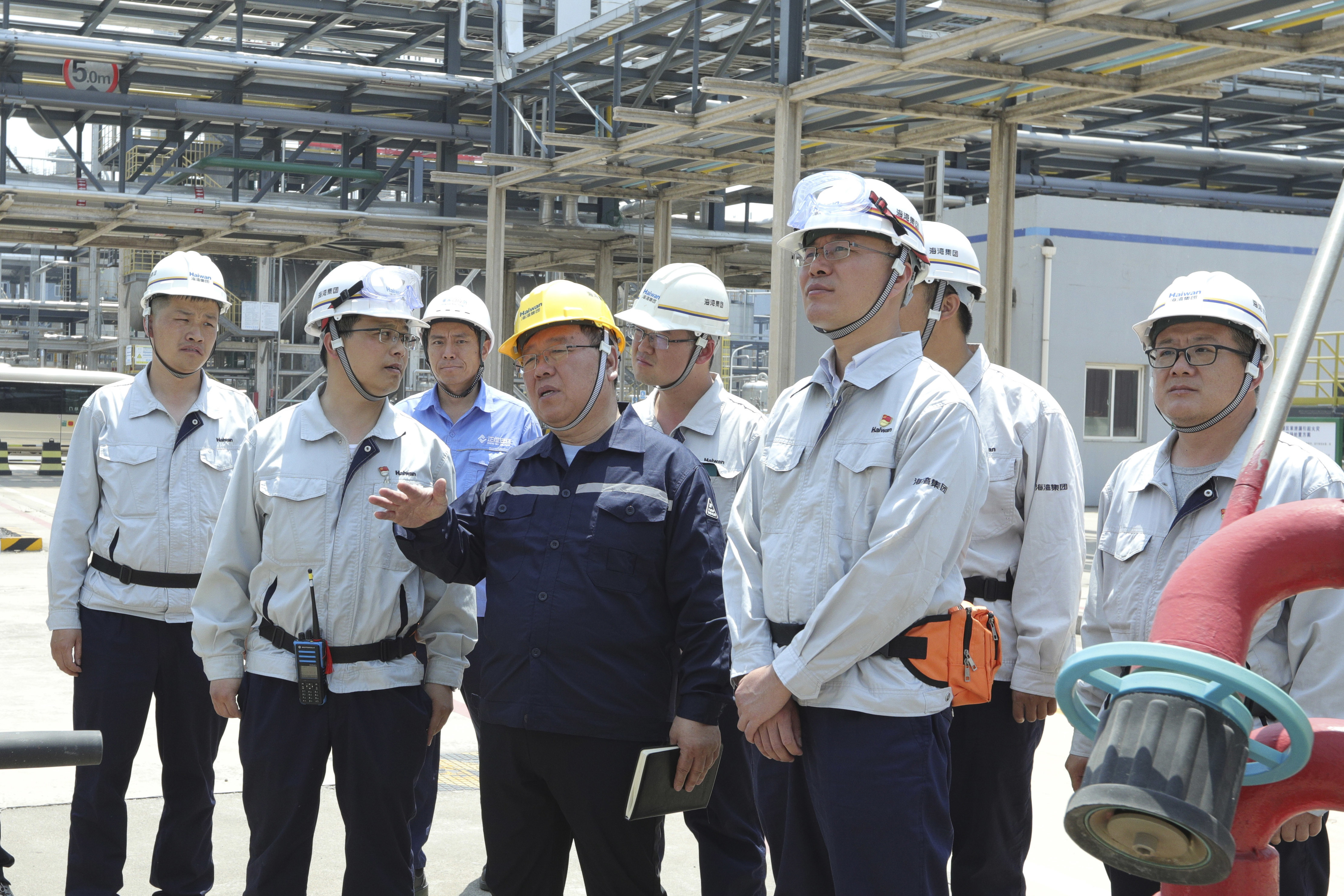 海灣化(hua)學開展危(wei)化品企業(ye)雙體系評(píng)估