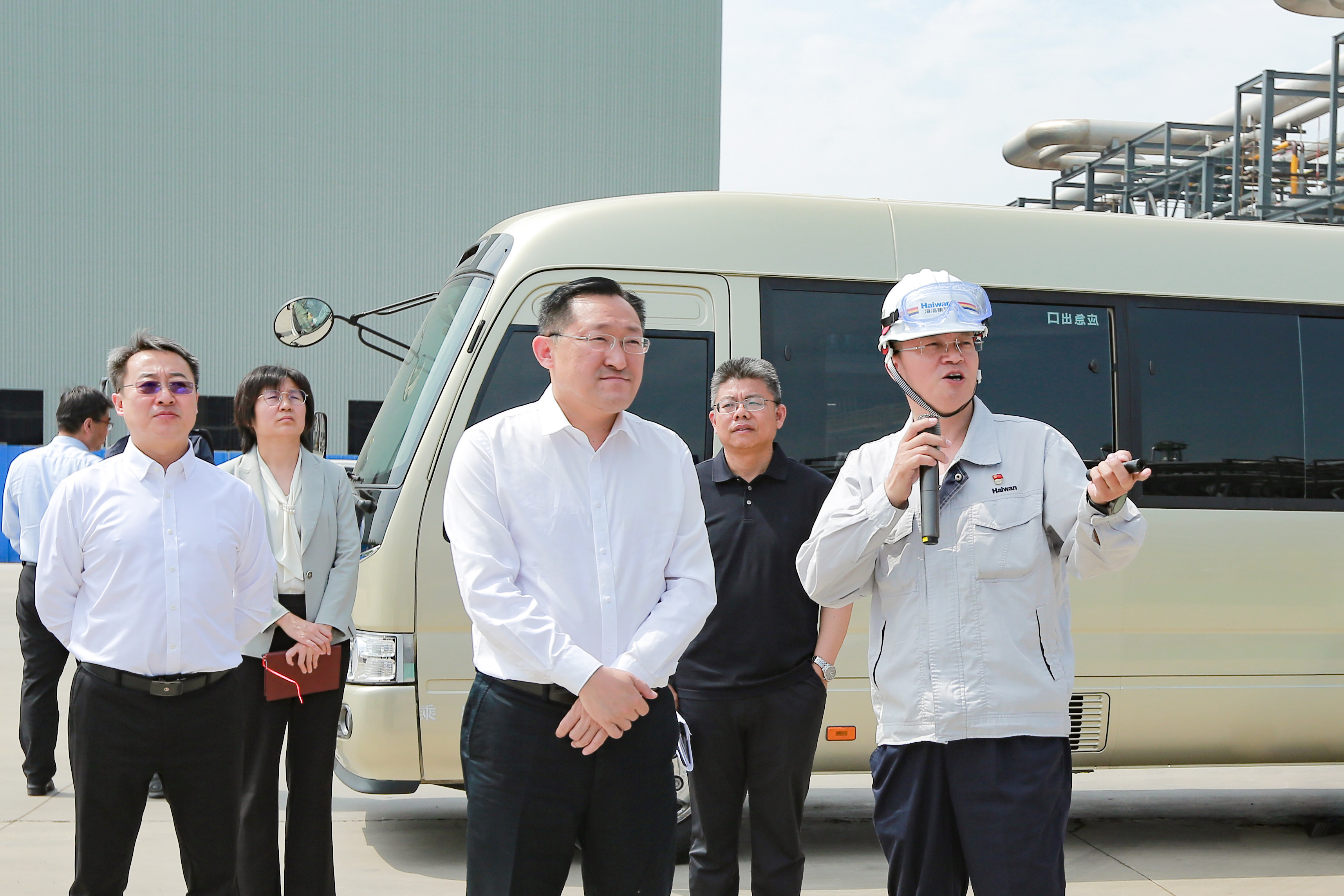 王(wang)清源區長到海(hai)灣化學調研