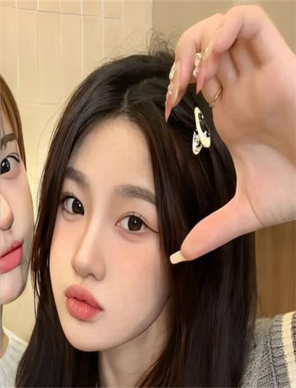 表演艺术解析：学生的妈妈2的角色选择的恰当性与艺术效果 理解表演与导演的配合